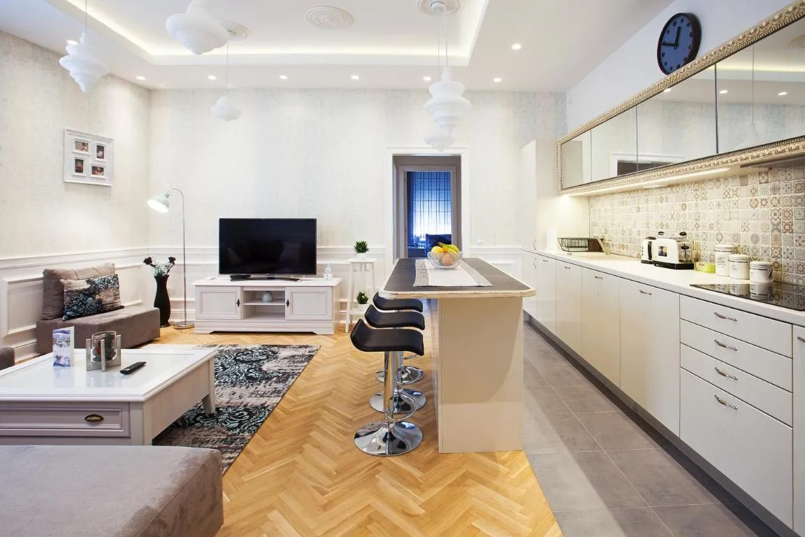 Apartment Passage