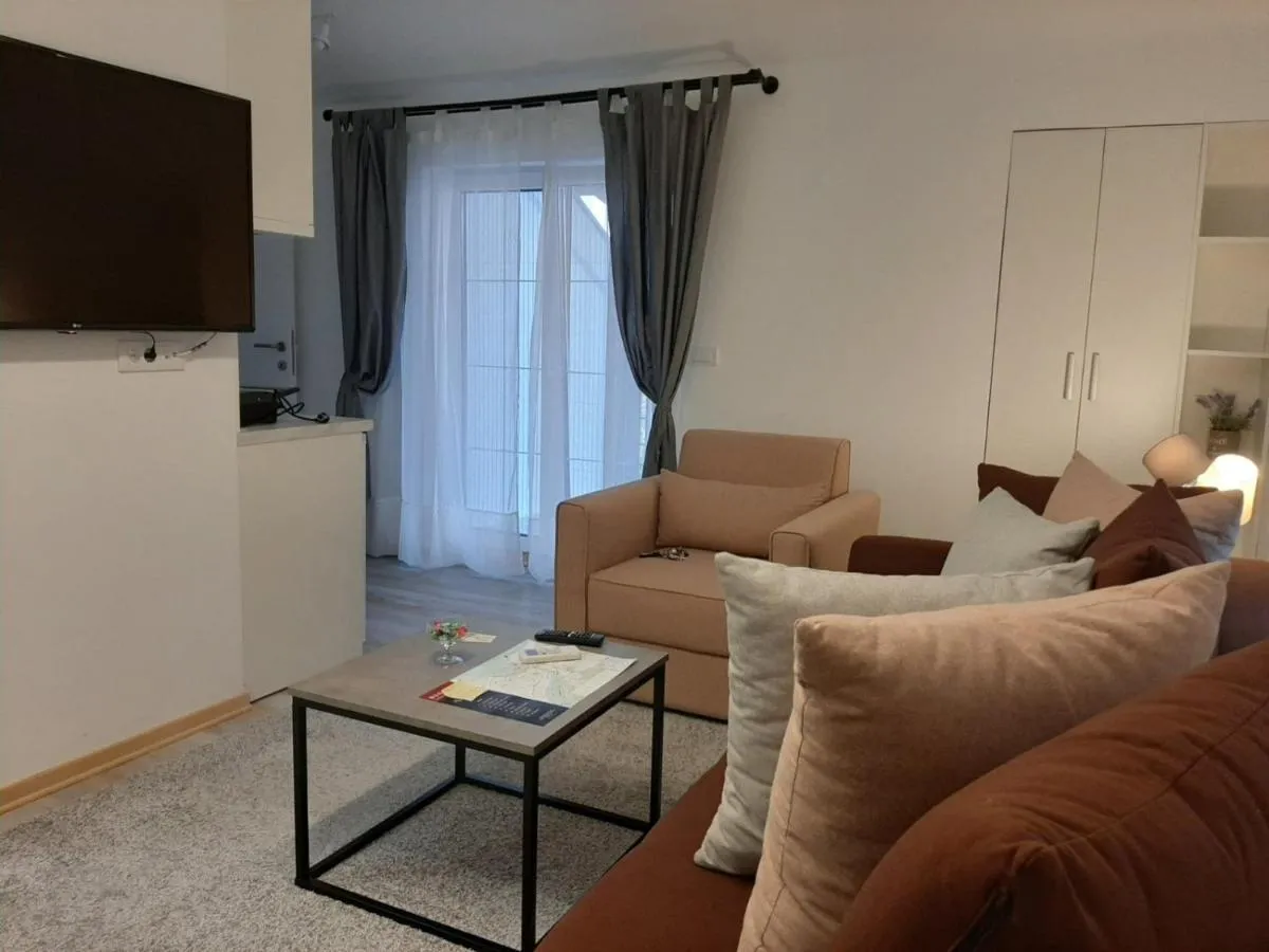 Apartment Queen — 3