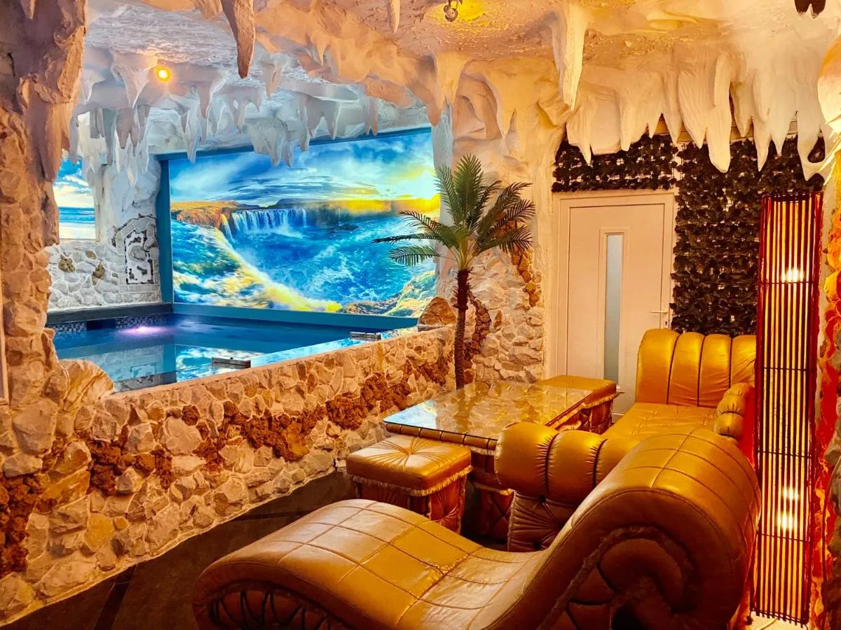 Bali Colosseum Hotel — 4
