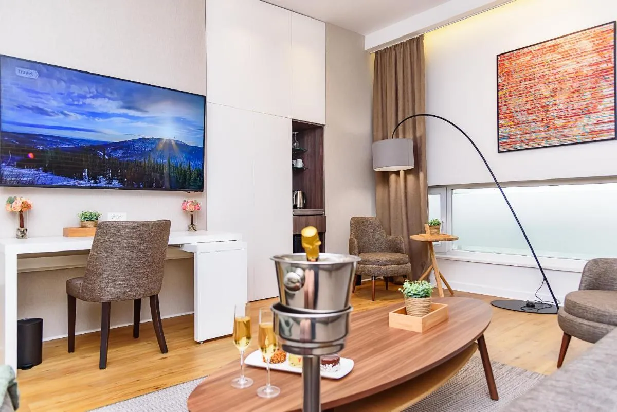 Belgrade Inn Garni Hotel — 4