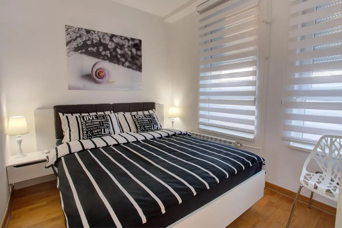 Belville Luxury Apartment — 2