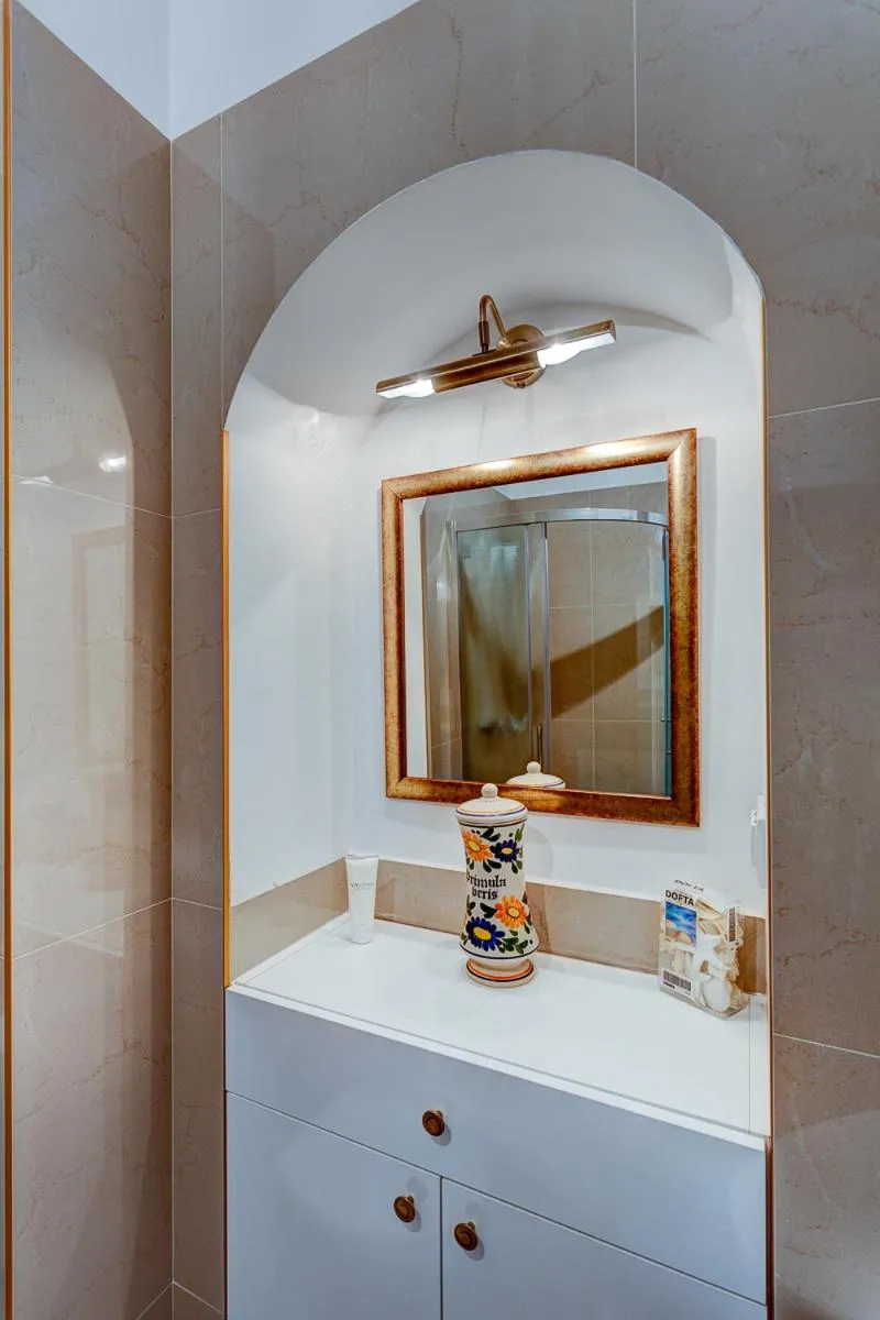 Bright Apartment Central — 4