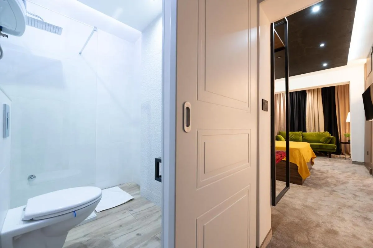 Central Luxury Apartments — 2
