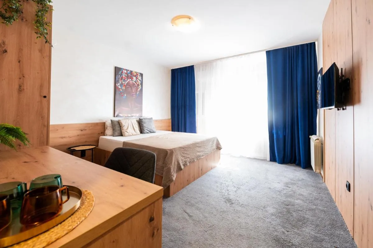 Central Luxury Apartments — 3