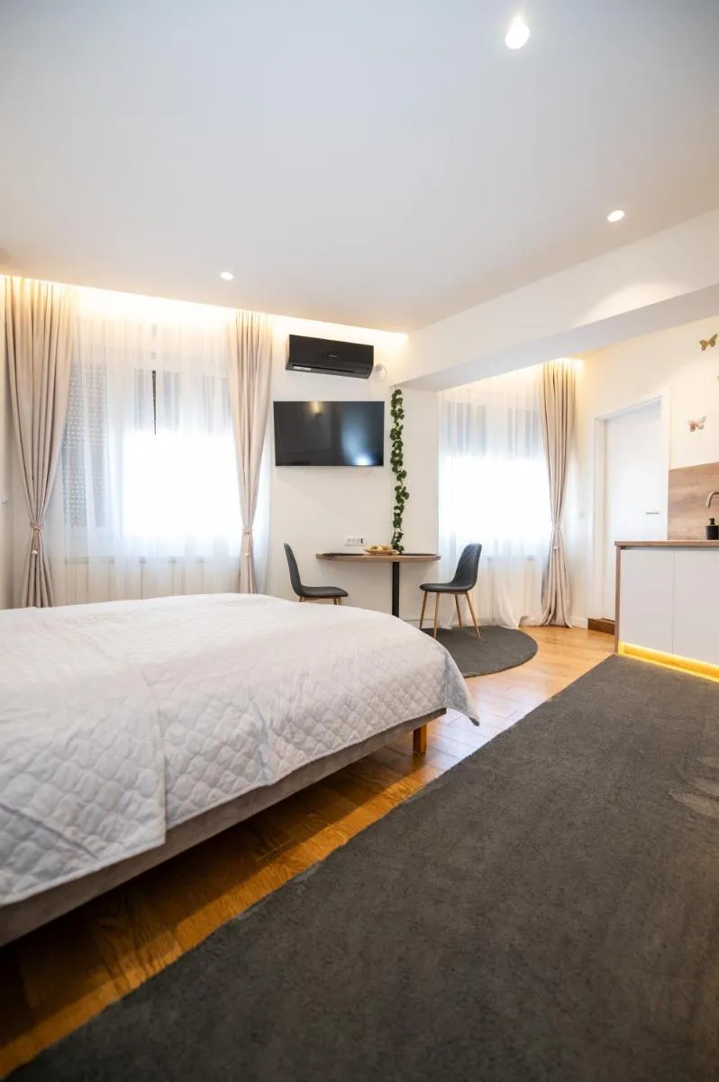 Central Luxury Apartments — 5