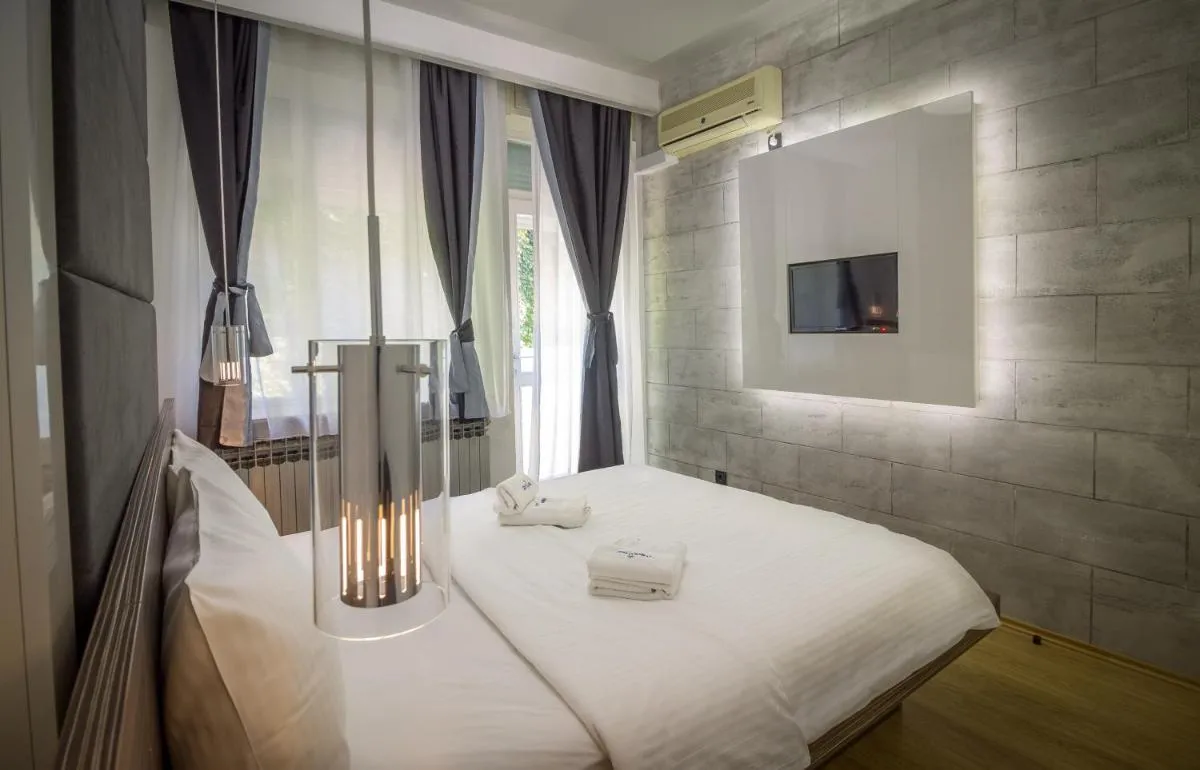 Central Park Residence — 2