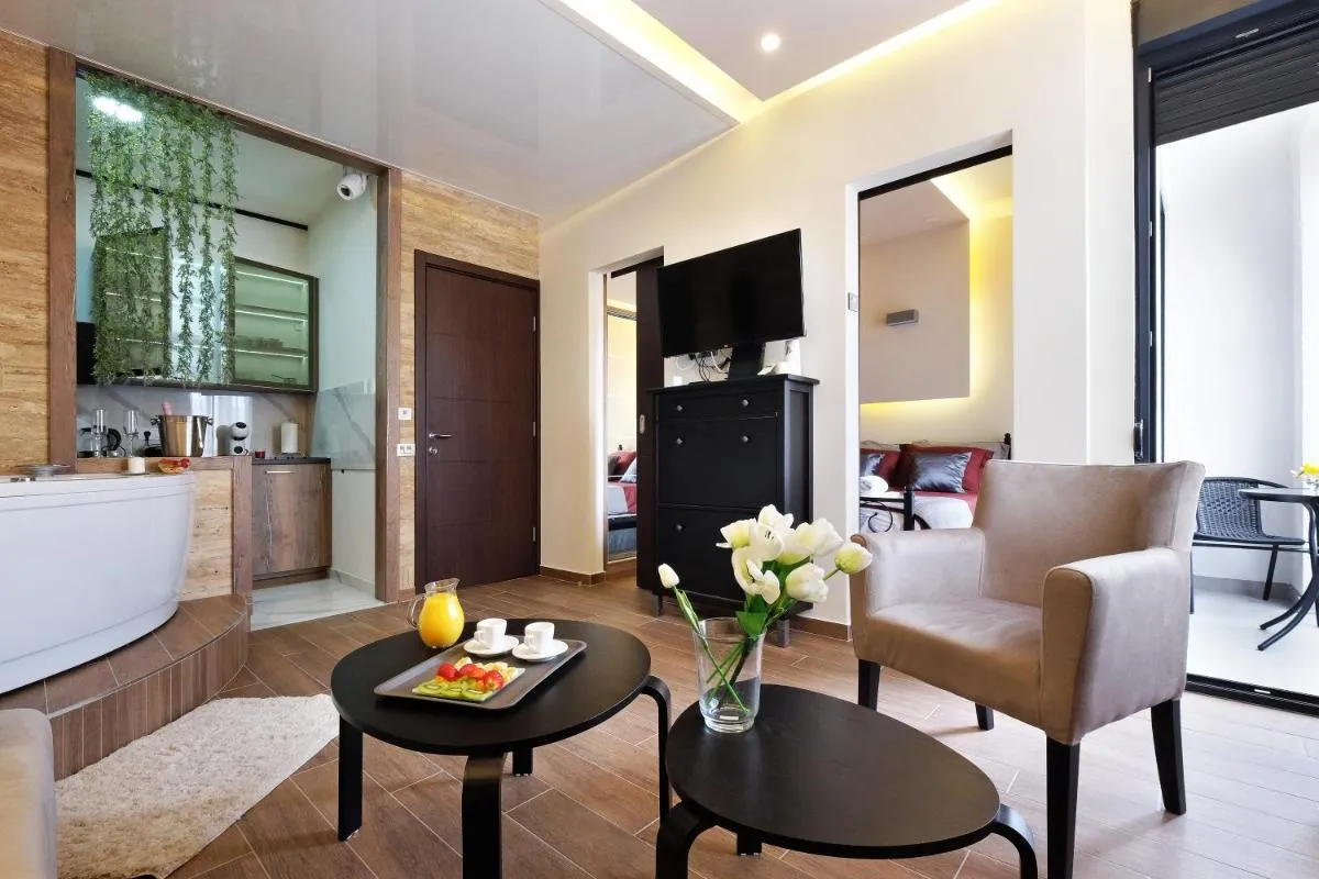 Central SPA Galaxy Apartment — 4