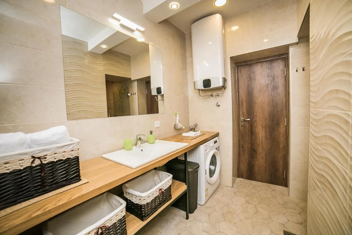 Cosmopolitan Apartment — 3