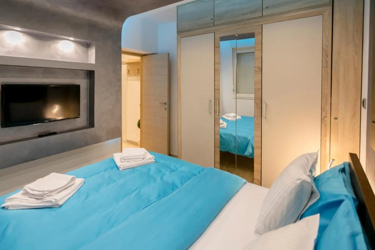 Cosmopolitan One Apartment — 2