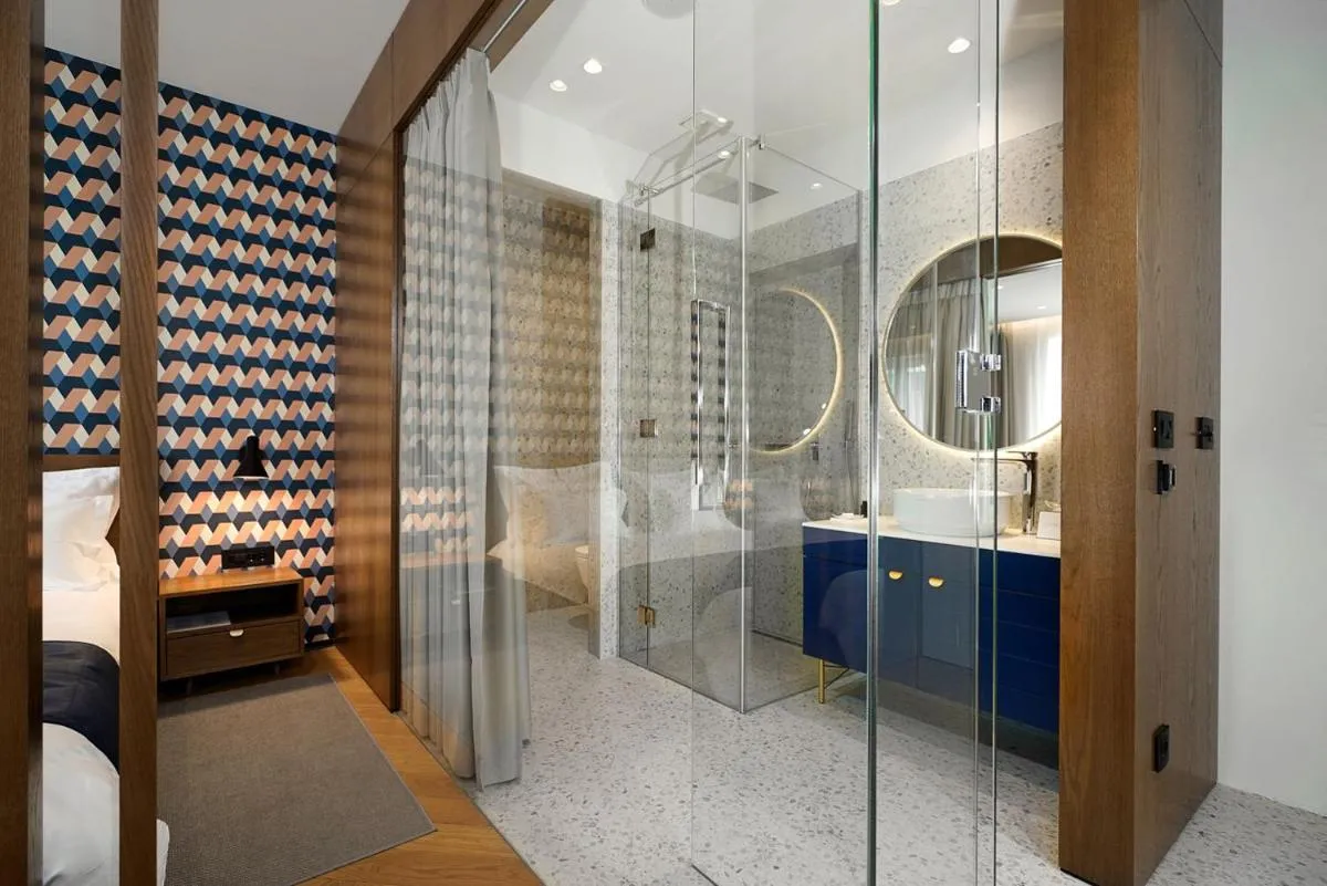 Dominic Smart & Luxury Suites – Edition — 3
