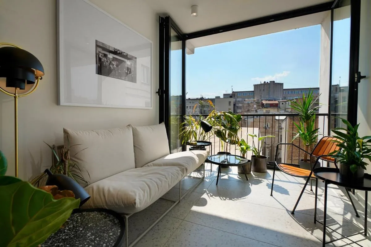 Dominic Smart & Luxury Suites – Edition — 5