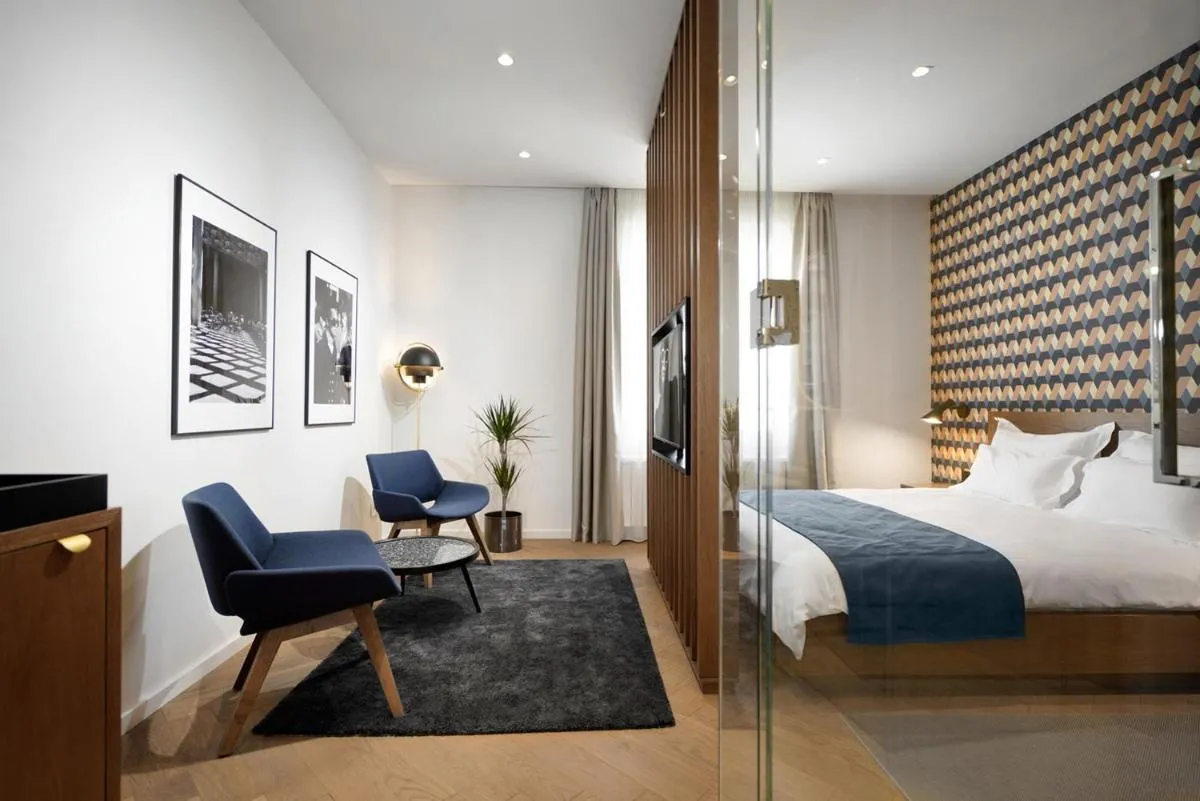 Dominic Smart & Luxury Suites – Edition — 2