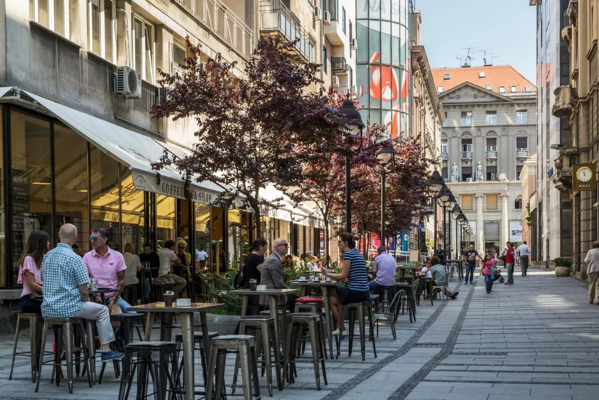 Dominic Smart & Luxury Suites – Republic Square — 5