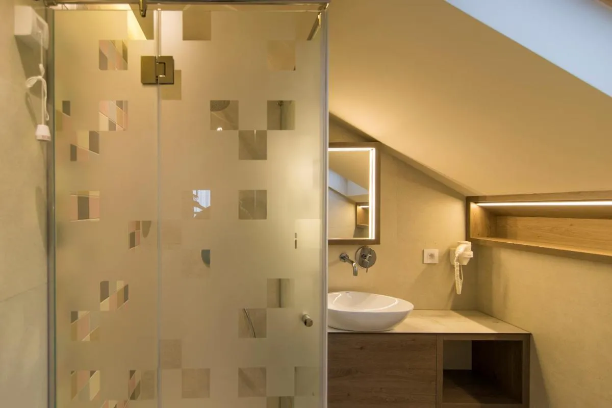 Garni Hotel D10 — 3