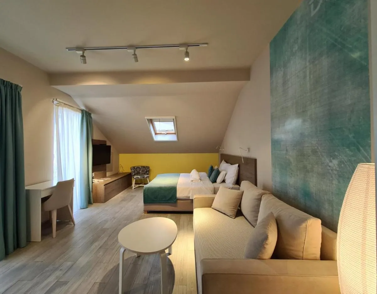 Garni Hotel D10 — 2