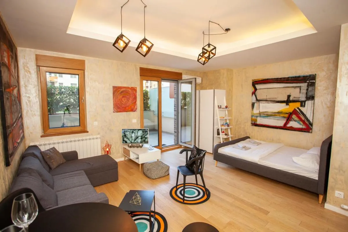 Gentleman Dog Apartment — 2