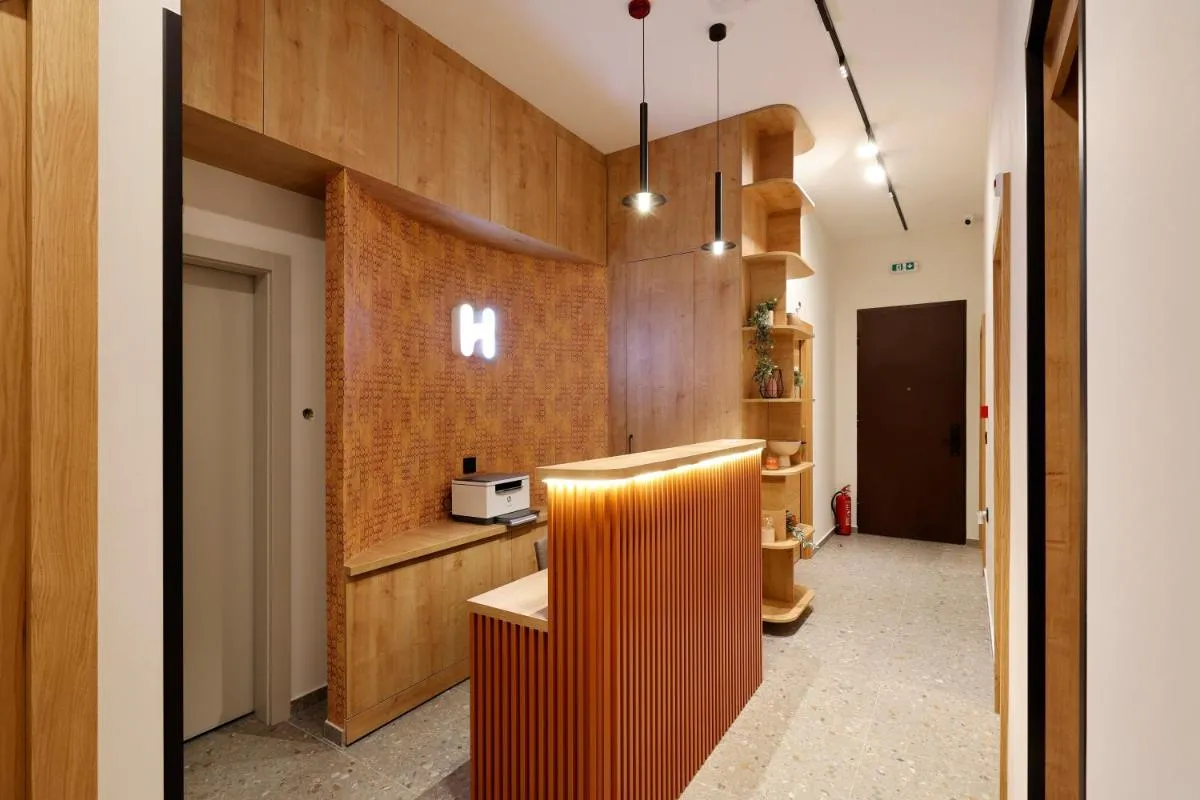 Hop Inn Rooms & Suites — 2