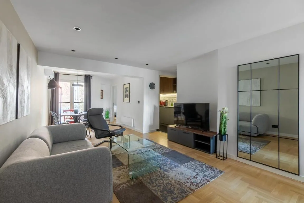 HostGost Selected Suites – Parliament