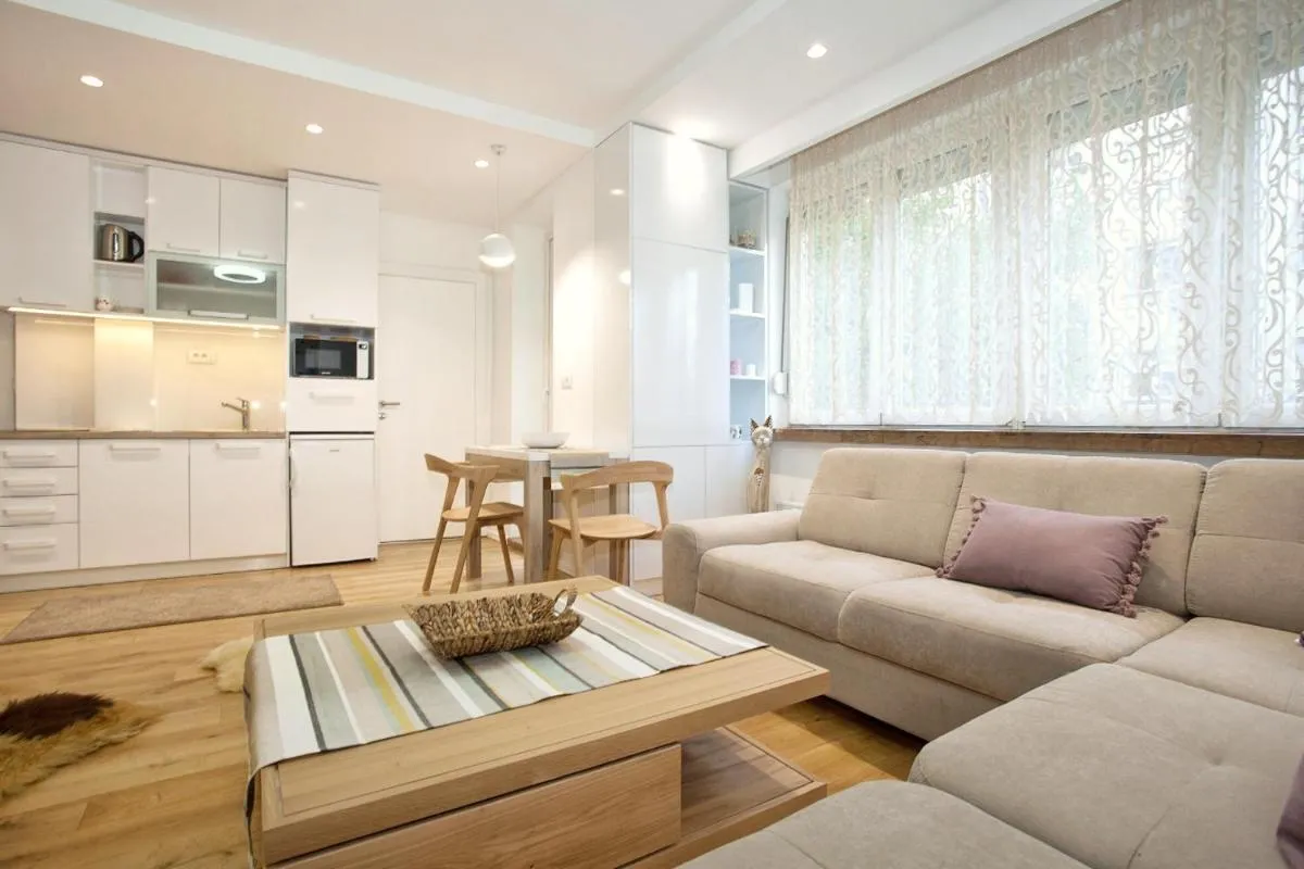 HostGost Selected Suites – Skadarlija Square — 4