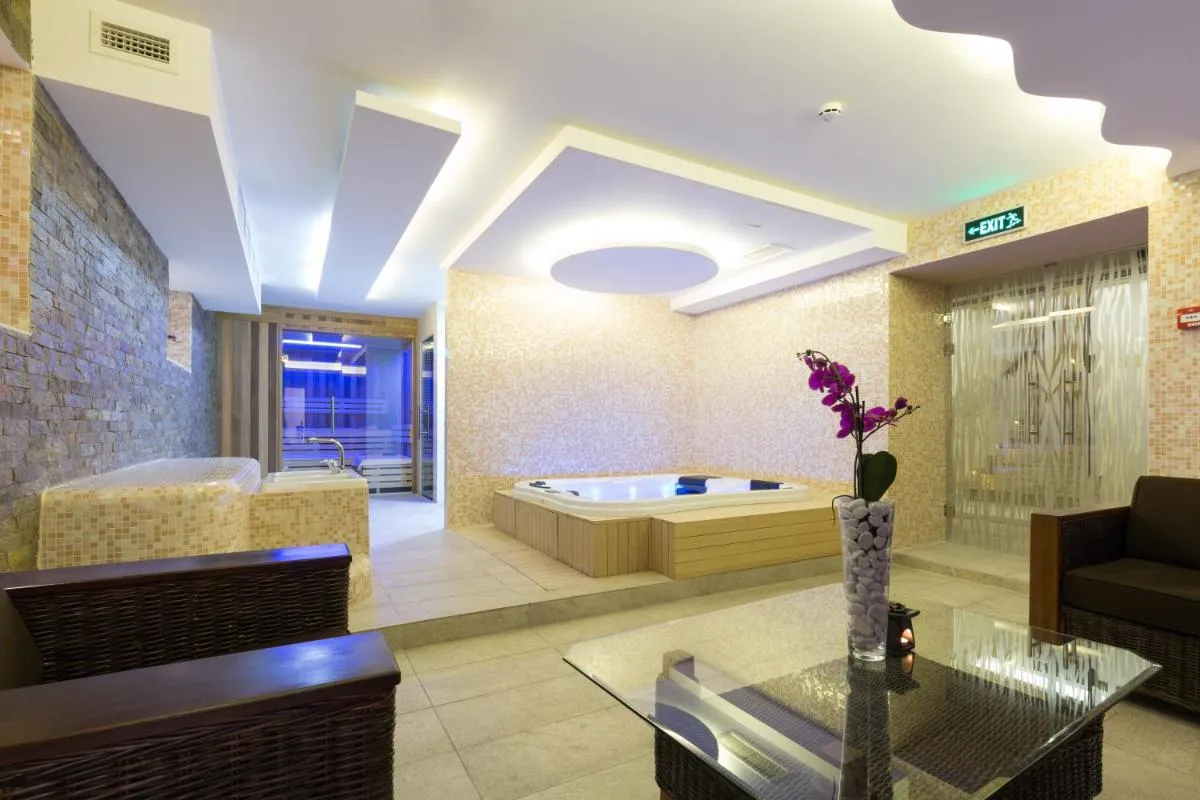 Hotel City Savoy — 2