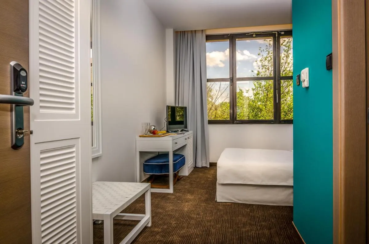 Hotel Passport — 5