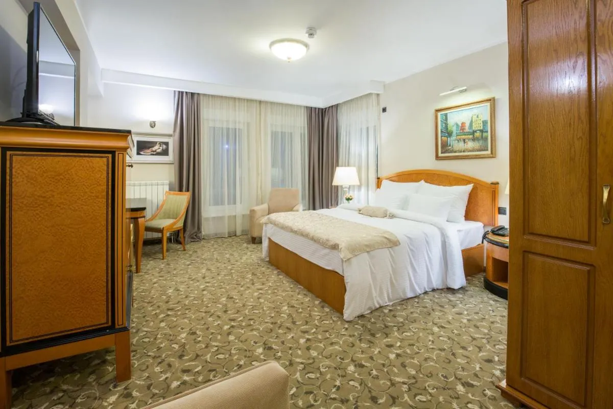 Hotel Sterling Garni — 2