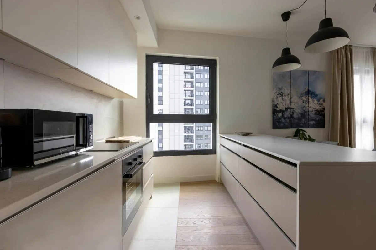Huge 3 Bedroom Apartment With River View — 4