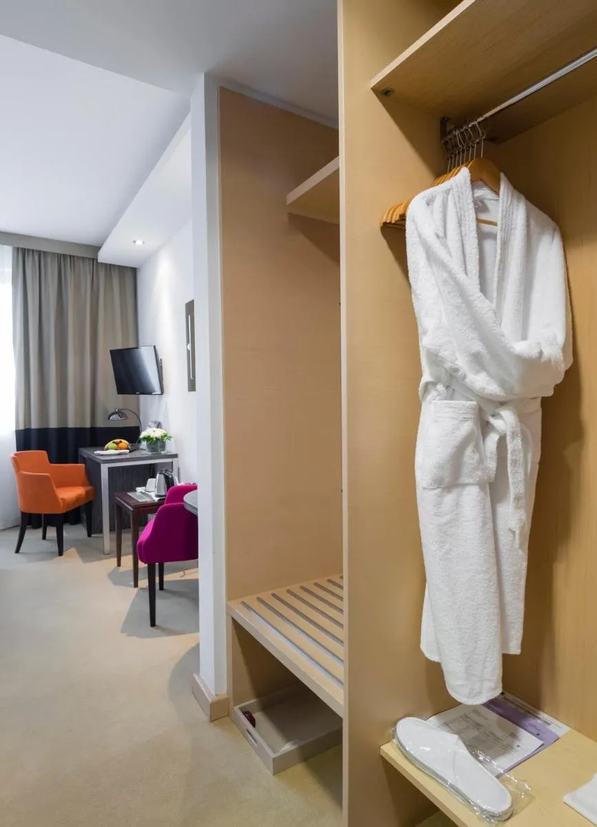IN Hotel Beograd — 4