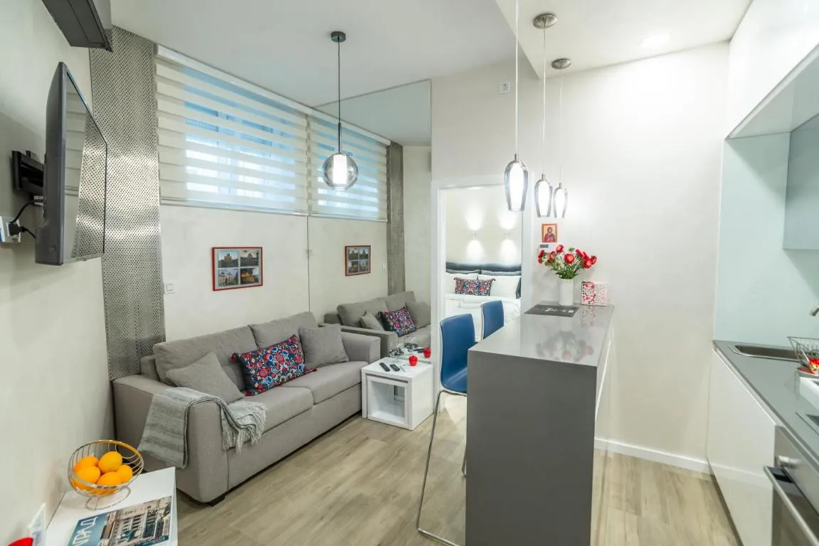 LIRRA LUXE Modern & Cozy in the Old City