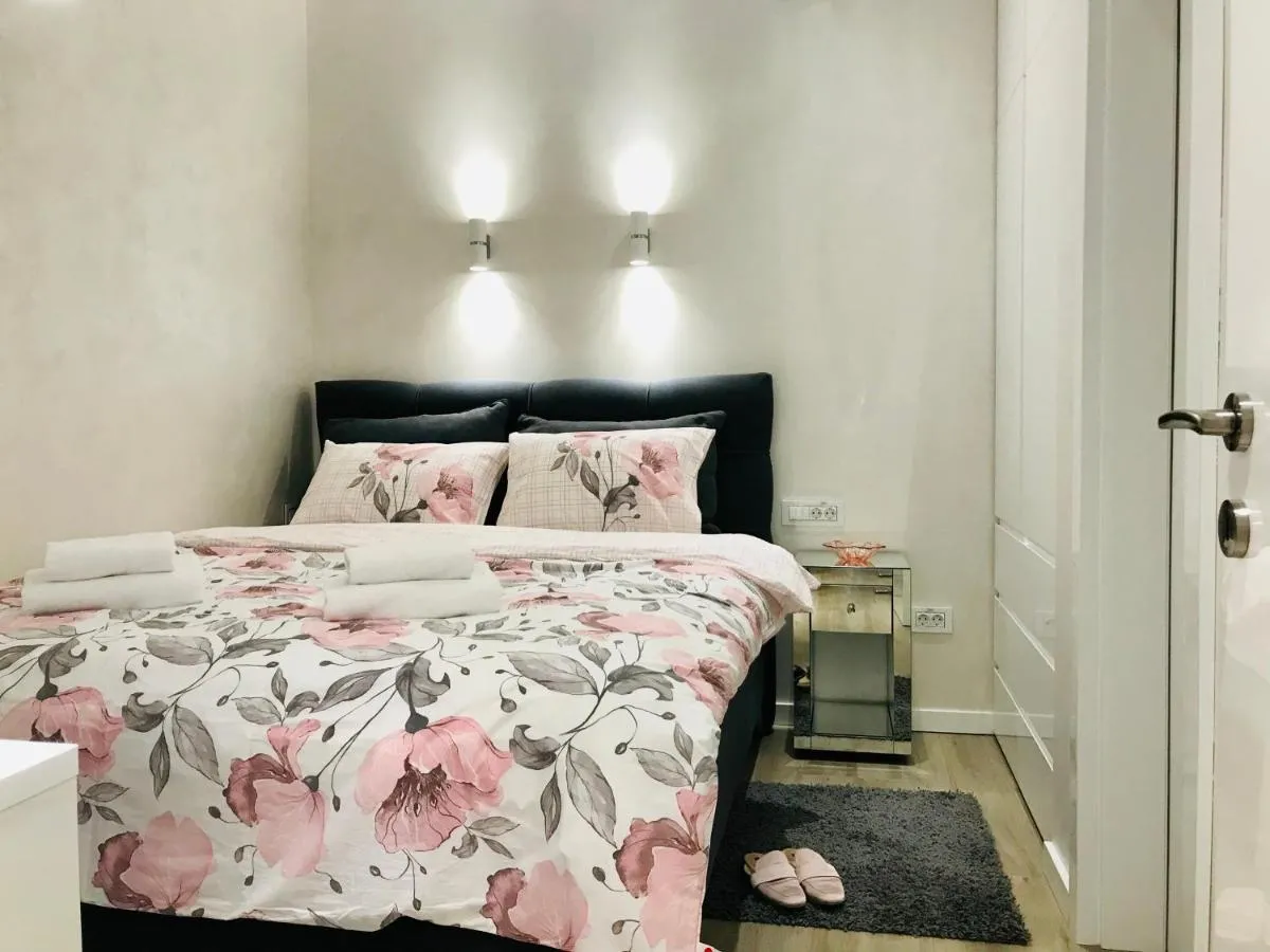 LIRRA LUXE Modern & Cozy in the Old City — 2