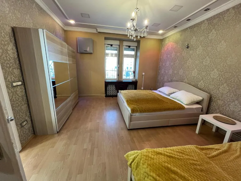 Life & Work in Belgrade Centre with FREE parking!