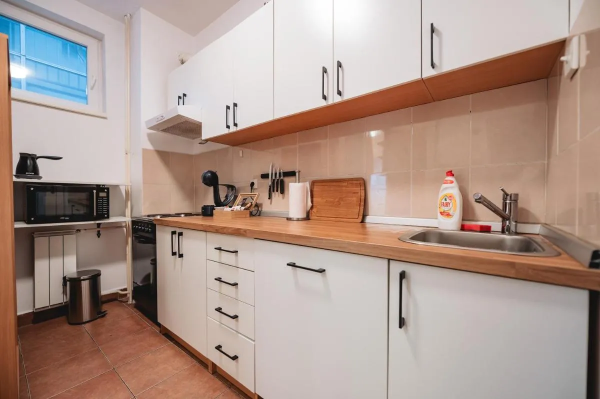 Lux/Boutique Apt at Stark Arena — 4
