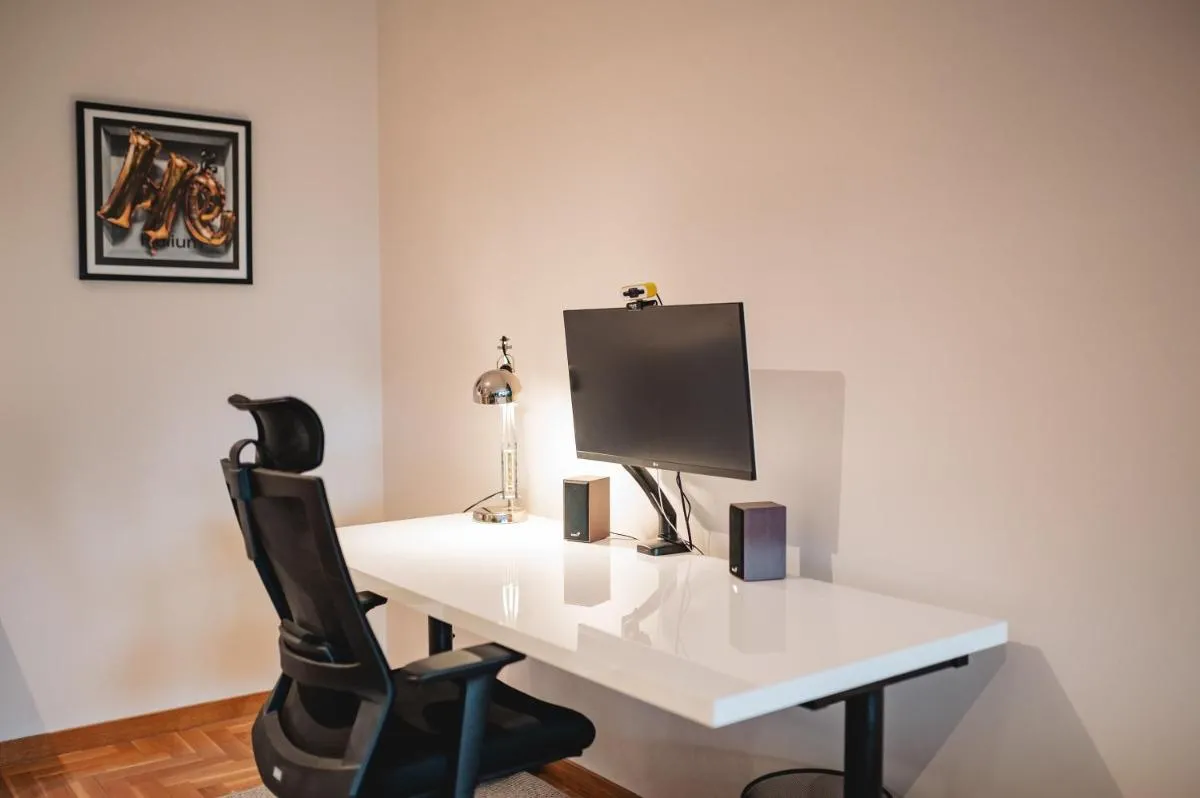 Lux/Boutique Apt at Stark Arena — 5
