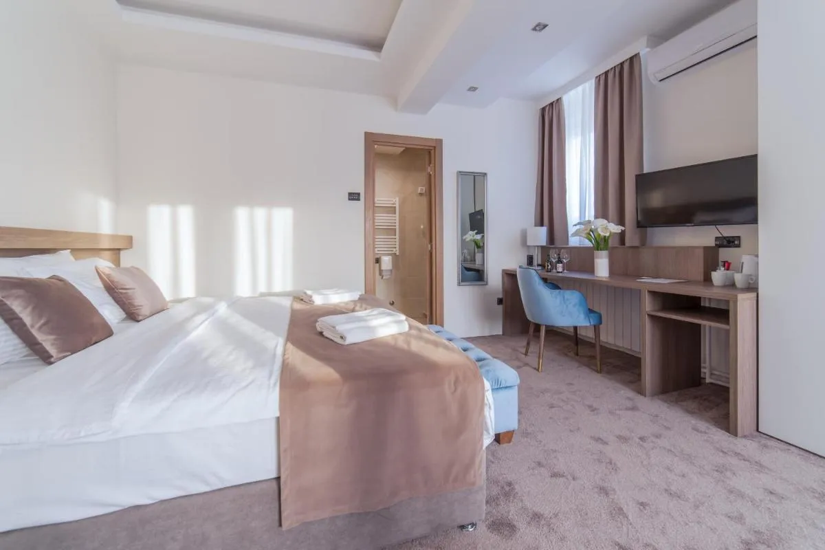 M House Bed and Breakfast — 2