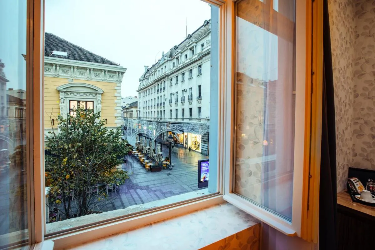 Maison Royale — 2