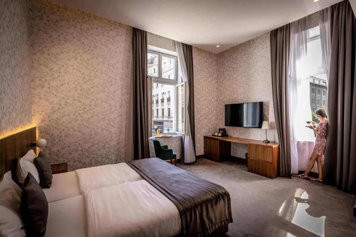 Maison Royale — 3