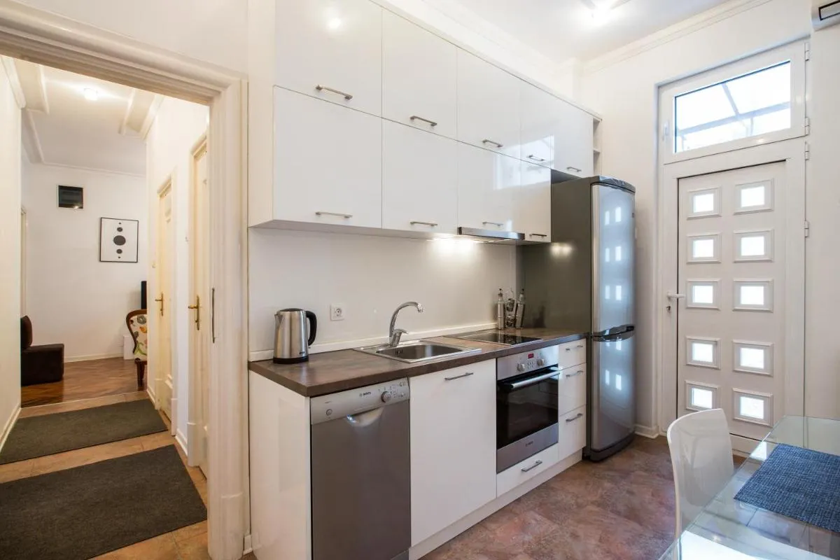 Marshal Urban Downtown apartment — 4
