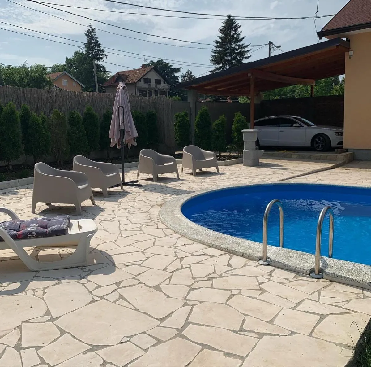 Mika’s Poolhouse — 5