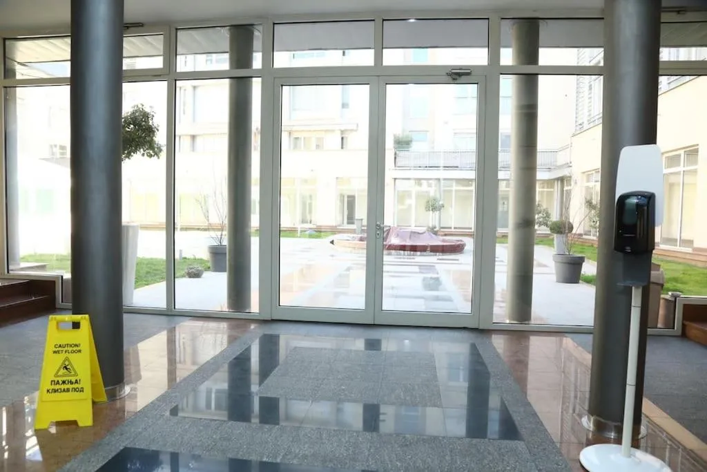 Modern apartment,24/7 security,free parking — 3
