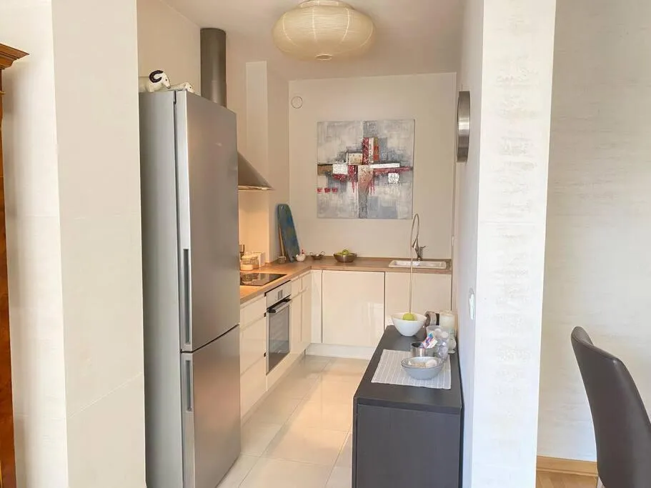 Modern apartment, 24/7 security, free parking — 3