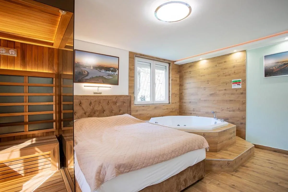 Morning Wood Spa Apartment — 2