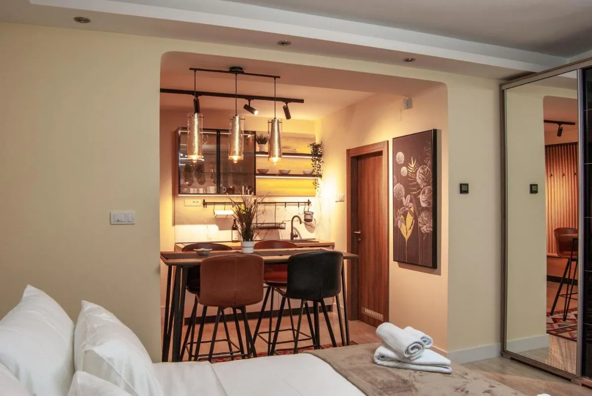 N10 Apartment — 2