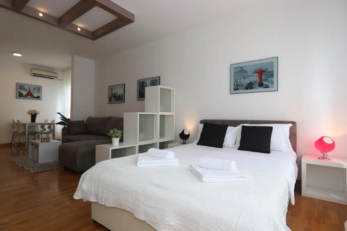 New Belgrade Apartment Belville, parking 5 evra dan — 2