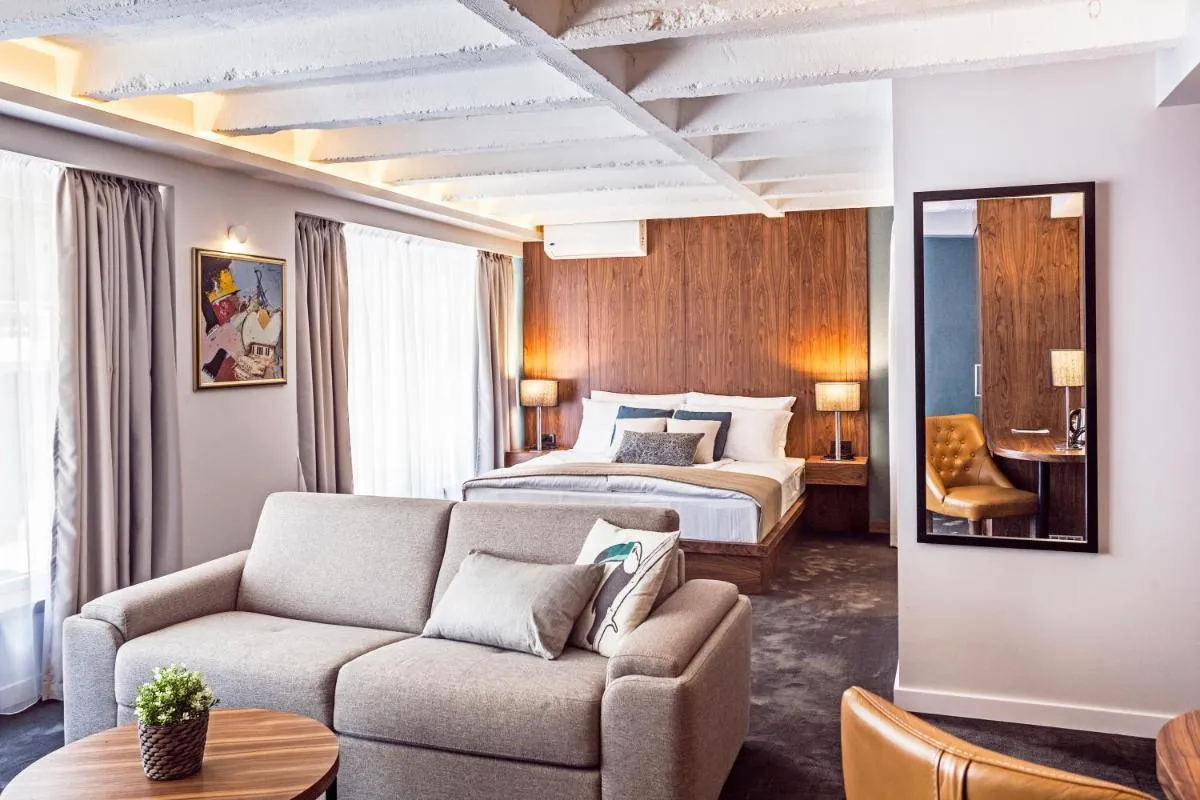 Nomad Luxury Suites — 4