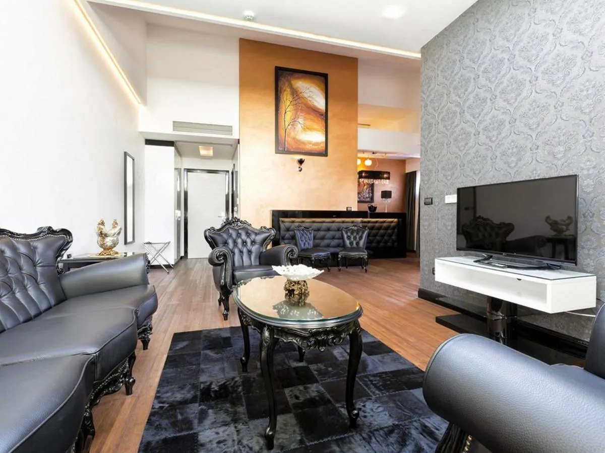 Nova City Garni Hotel Signature Collection — 3