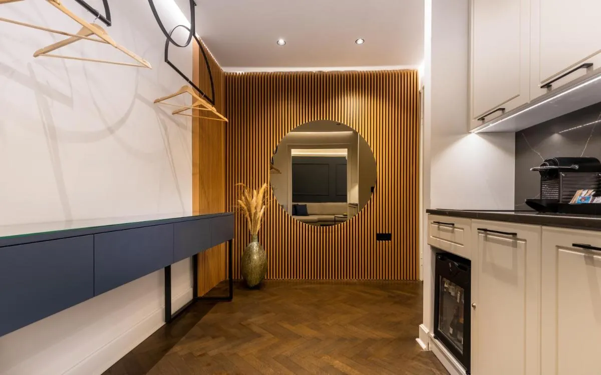 One Luxury Suites — 3