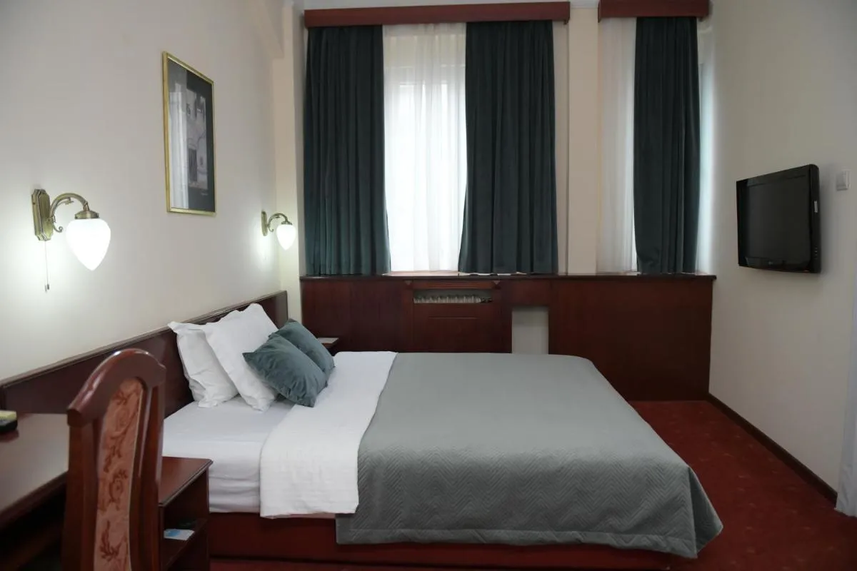 Palace Hotel — 3