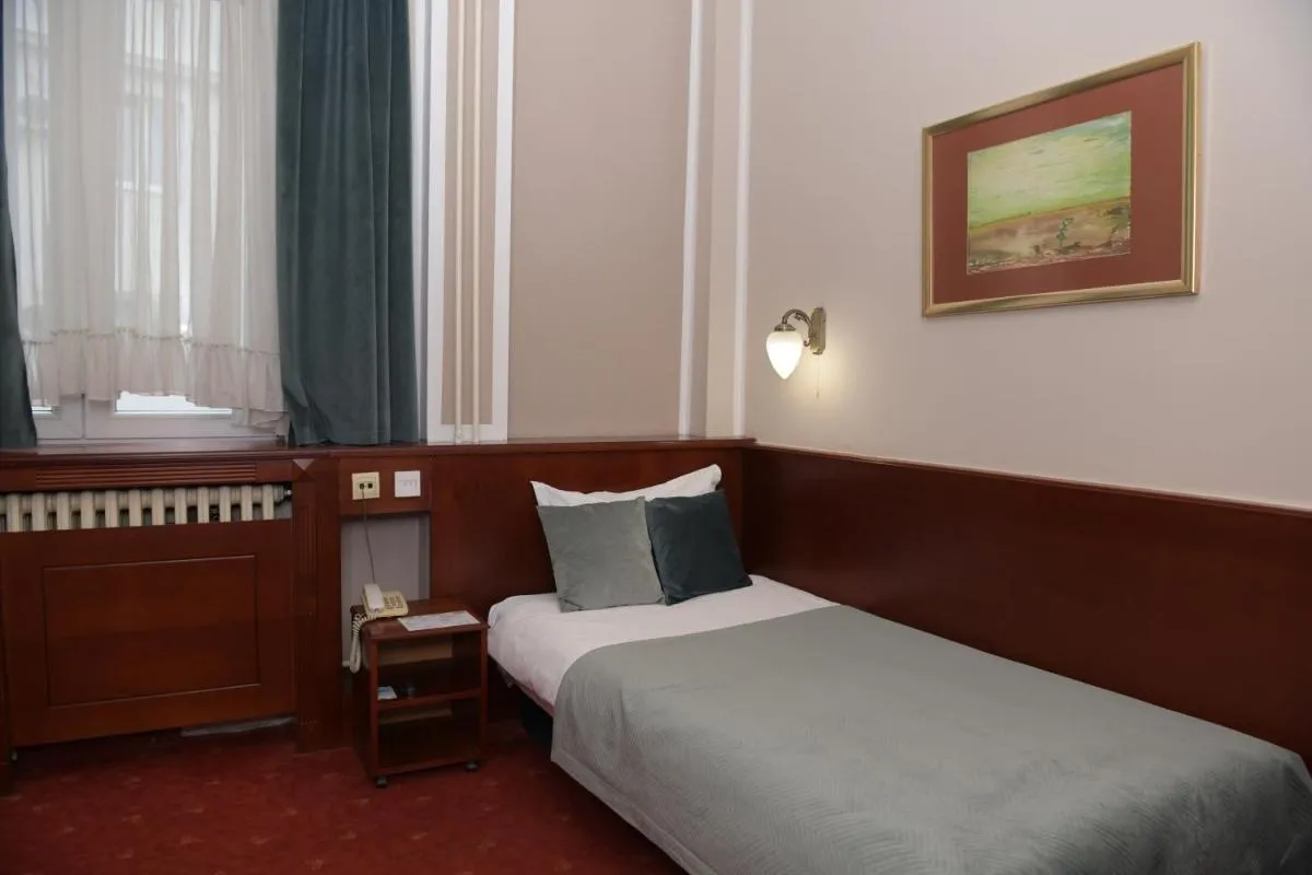 Palace Hotel — 5