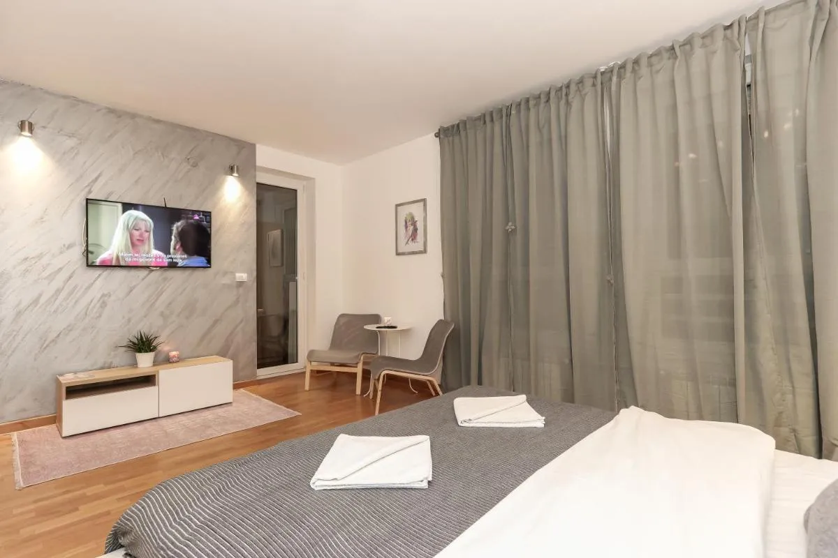 Portago – Stan na dan Belvil Novi Beograd — 2