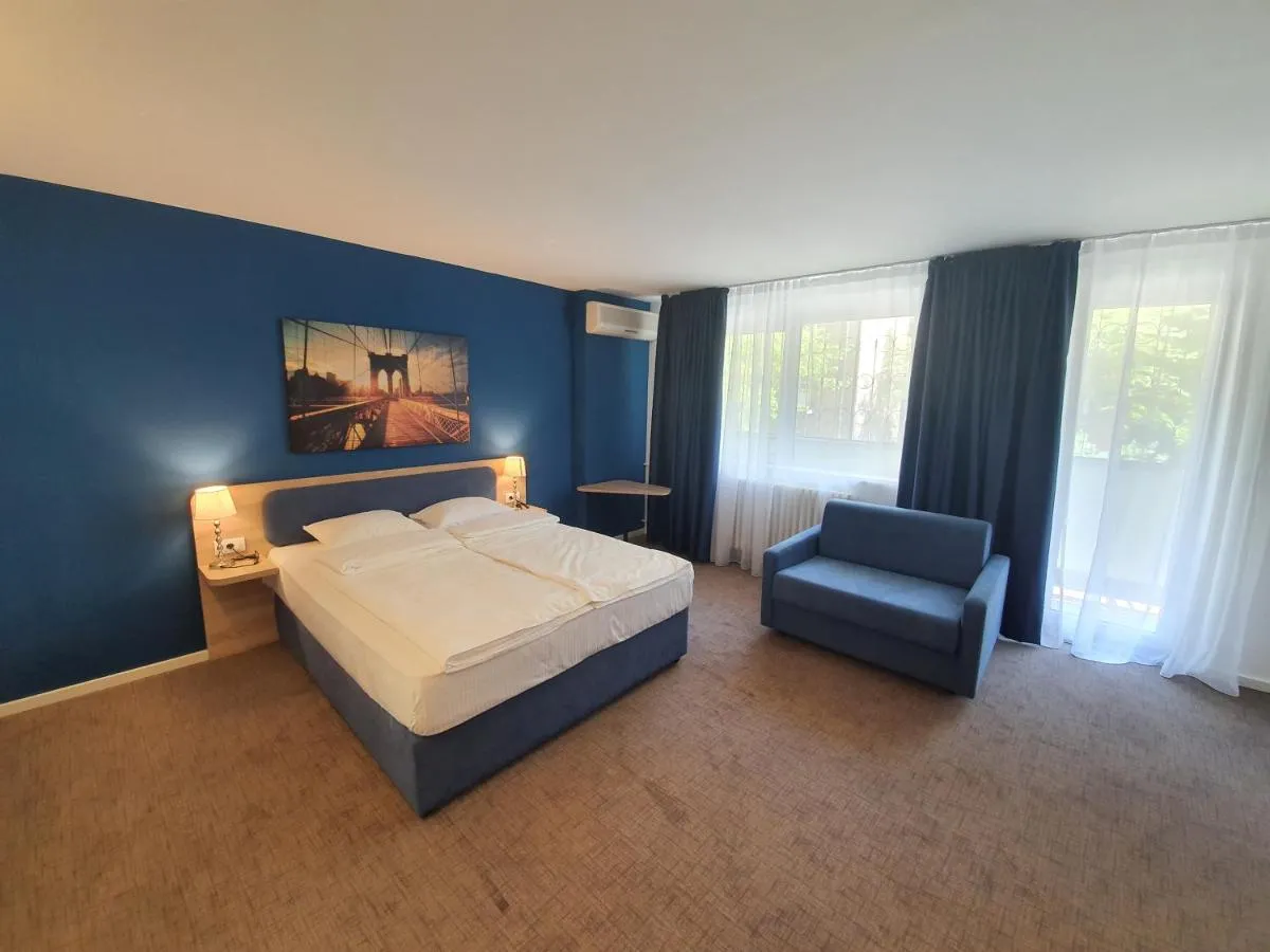 Premium Crown Suites — 5